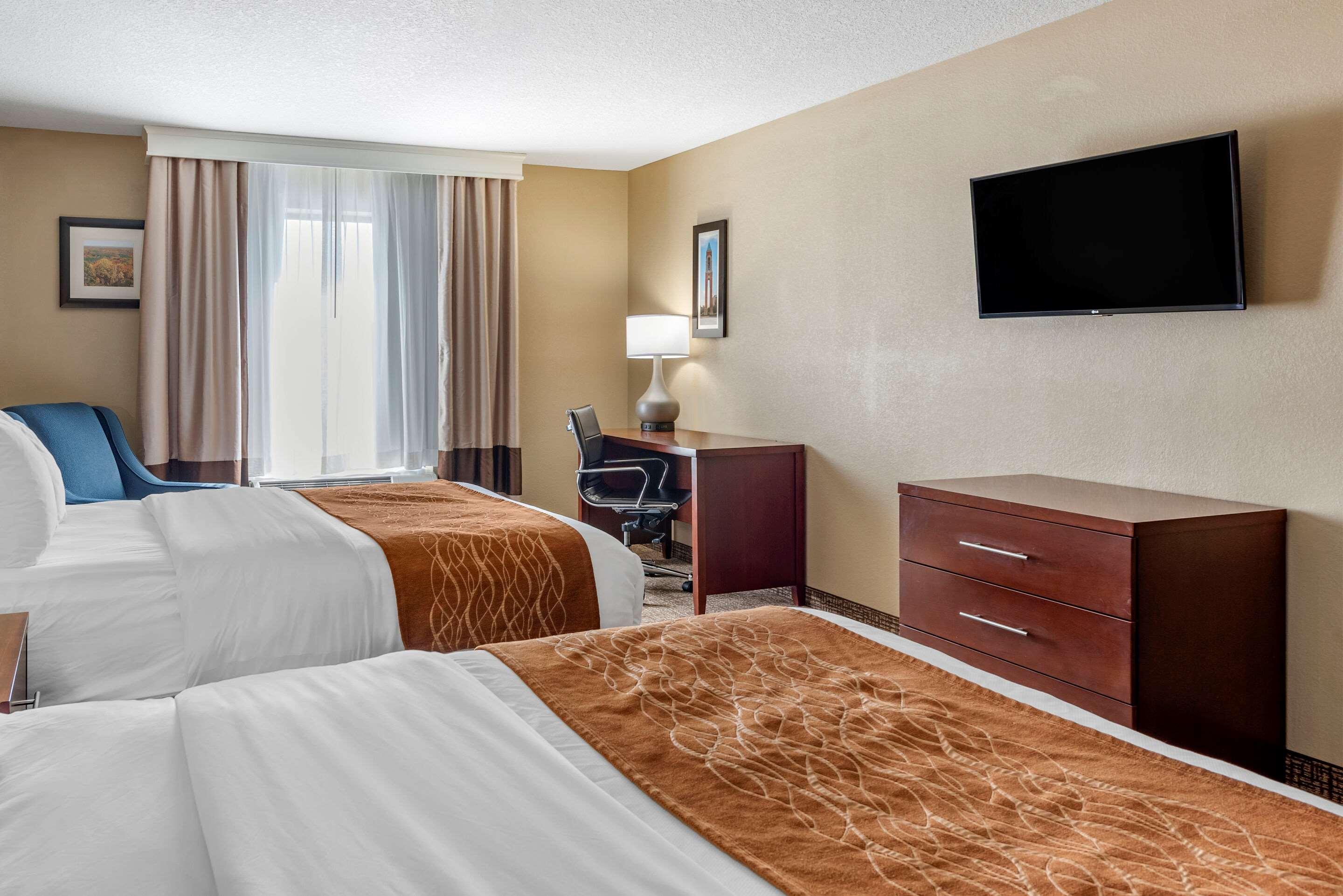 Comfort Inn & Suites Мънси Екстериор снимка