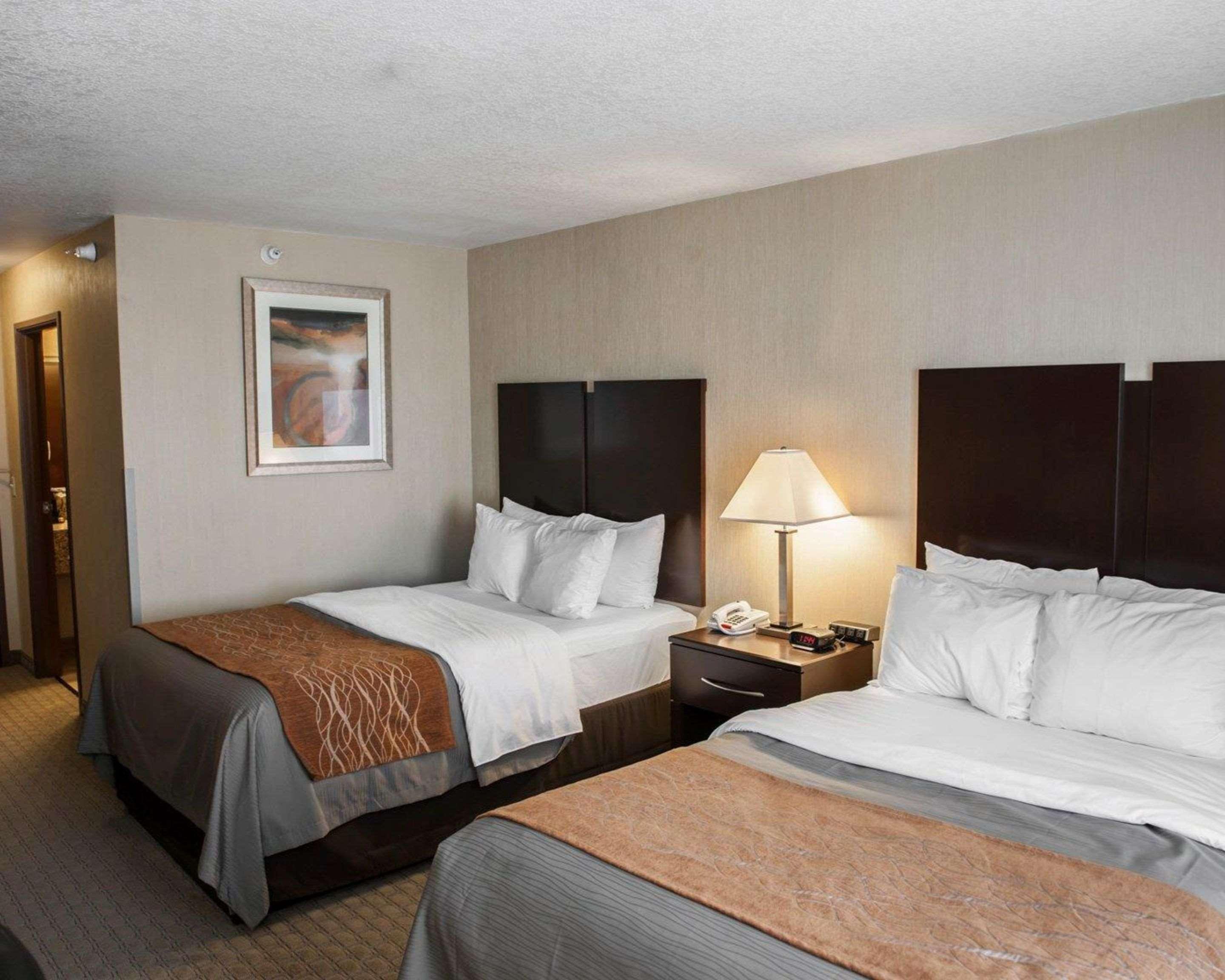 Comfort Inn & Suites Мънси Екстериор снимка