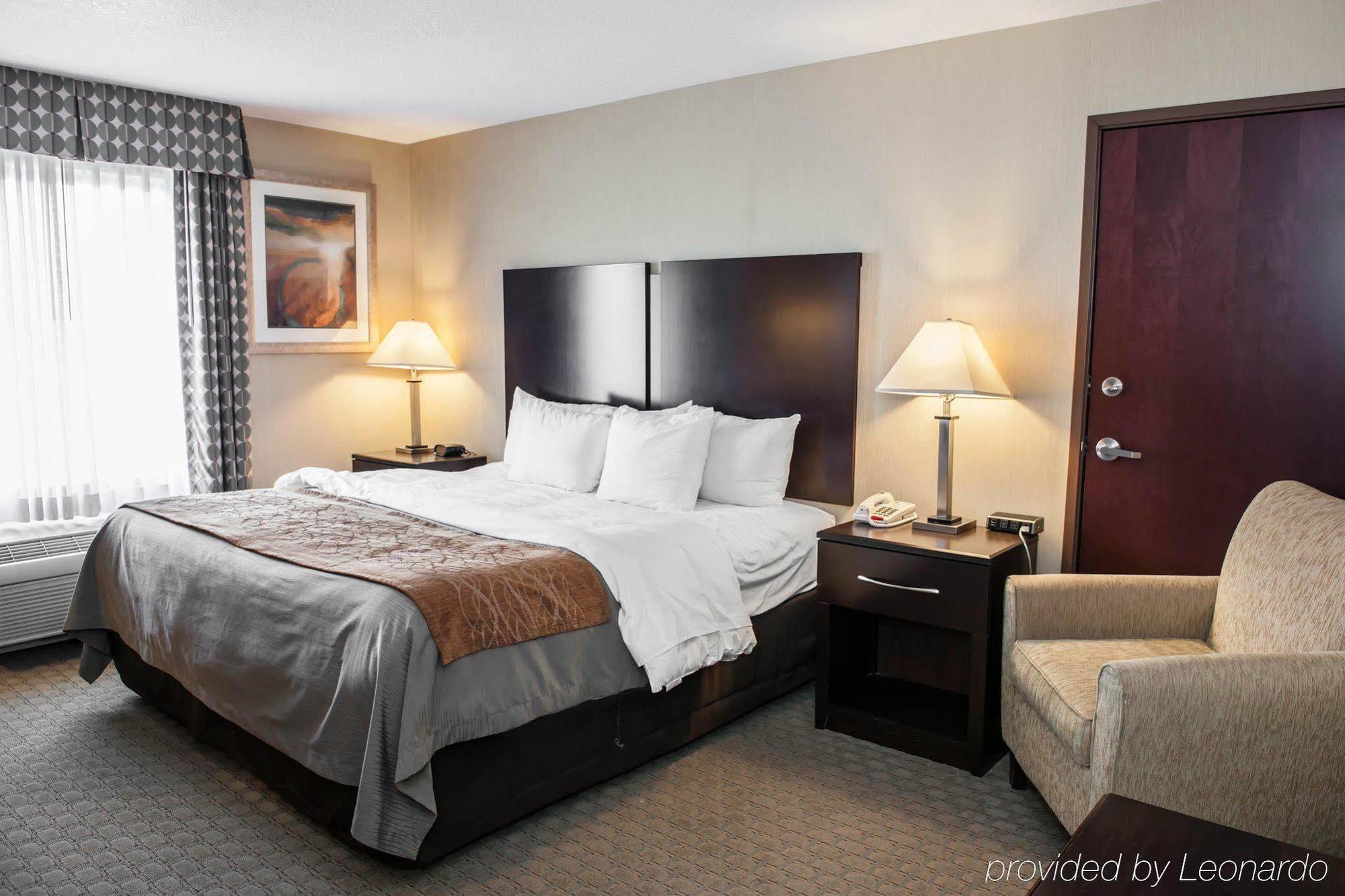 Comfort Inn & Suites Мънси Екстериор снимка
