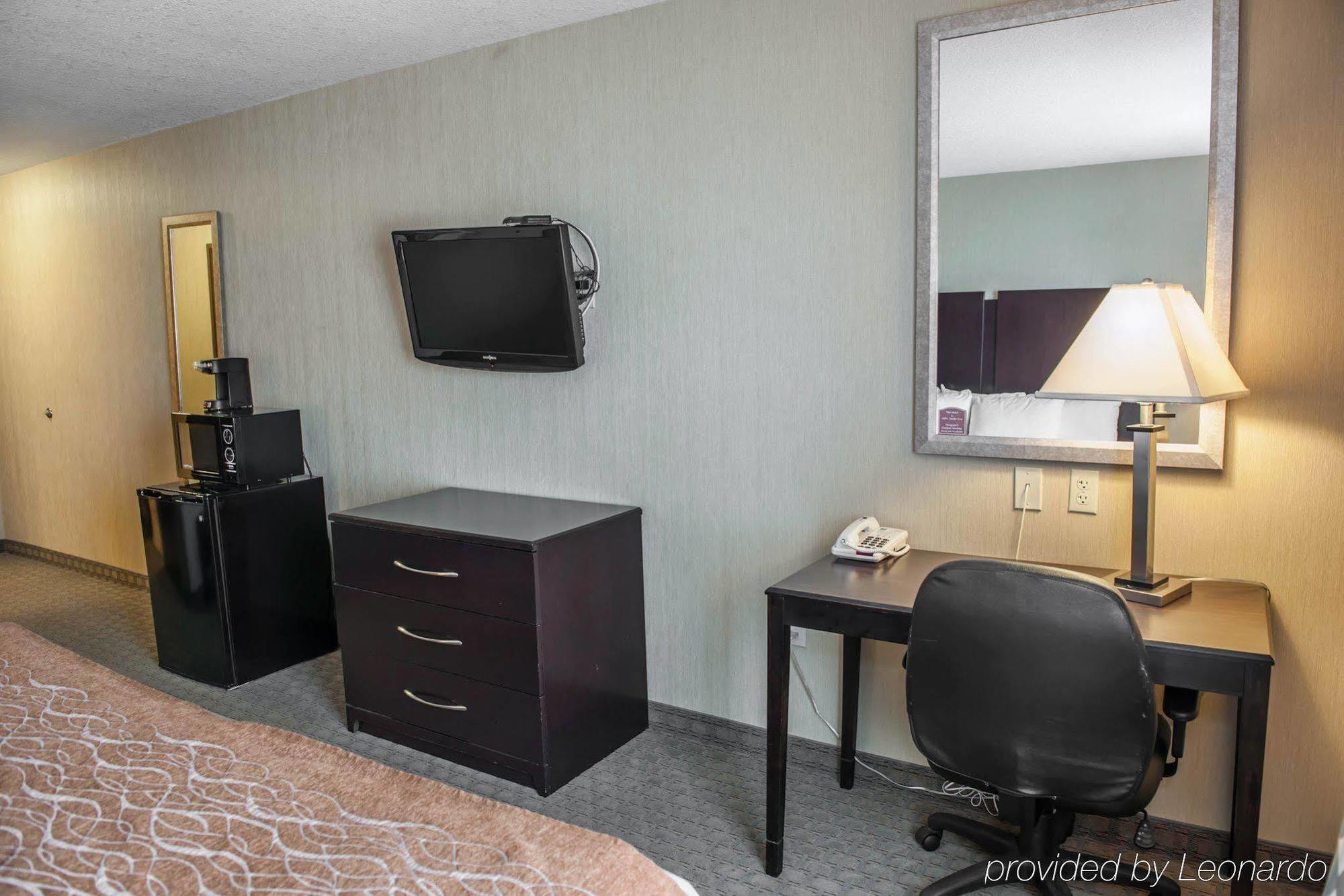 Comfort Inn & Suites Мънси Екстериор снимка